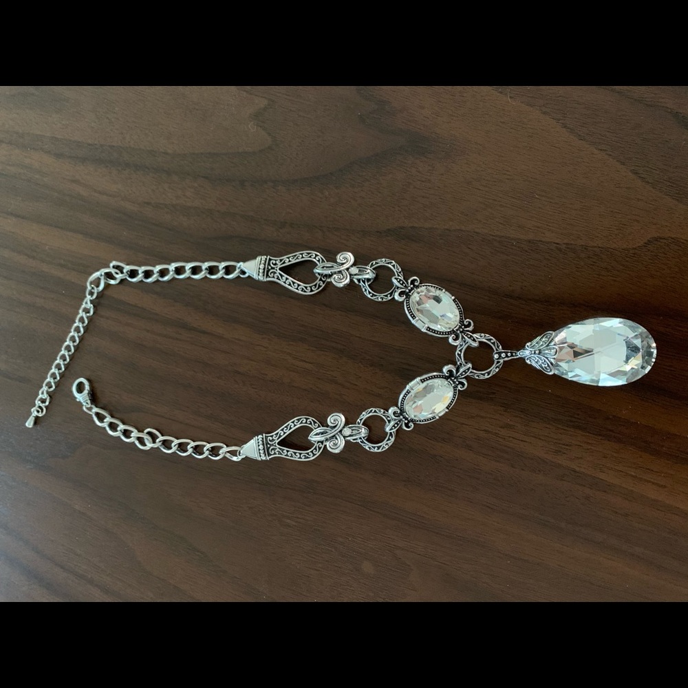 Gorgeous statement necklace